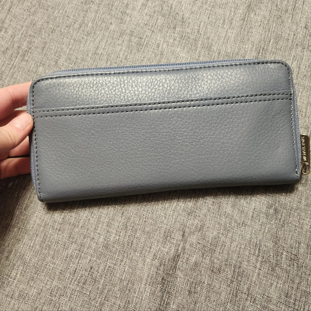 Michael Kors Large Continental Zip Wallet- Sky Blue W/Silver Accents - Picture 3 of 10